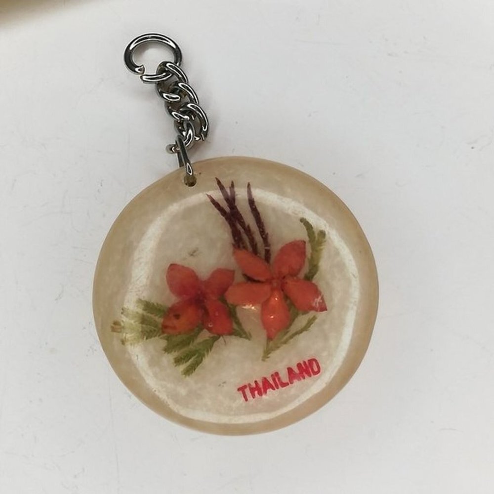 Pressed Dried Flowers Thailand Round Pendant Keychain Holder - Picture 1 of 8